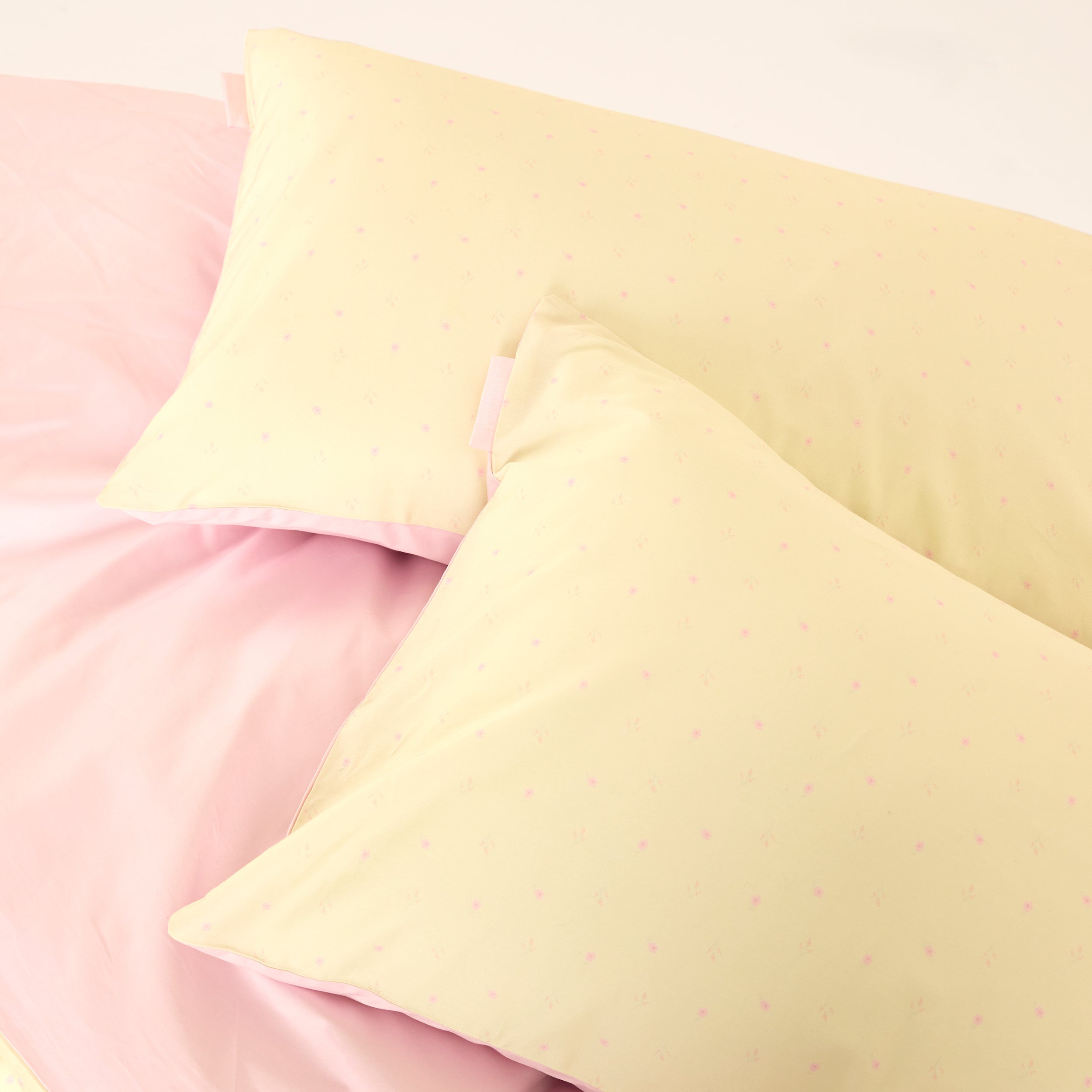 Spring Daze Reversible Pillowcase (2-Pack) - Meringue Rosebud
