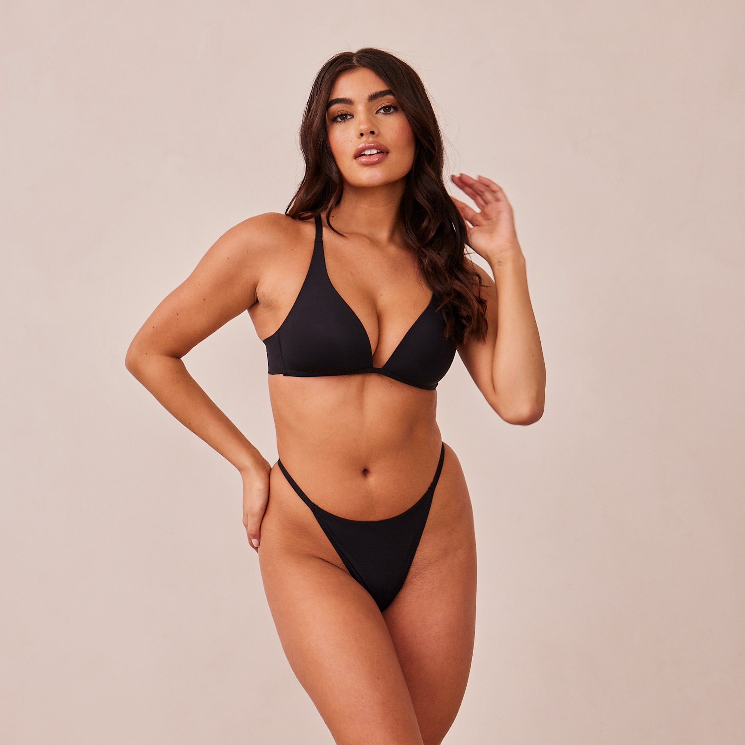Light Non-wire Plunge T-shirt Bra  - Black