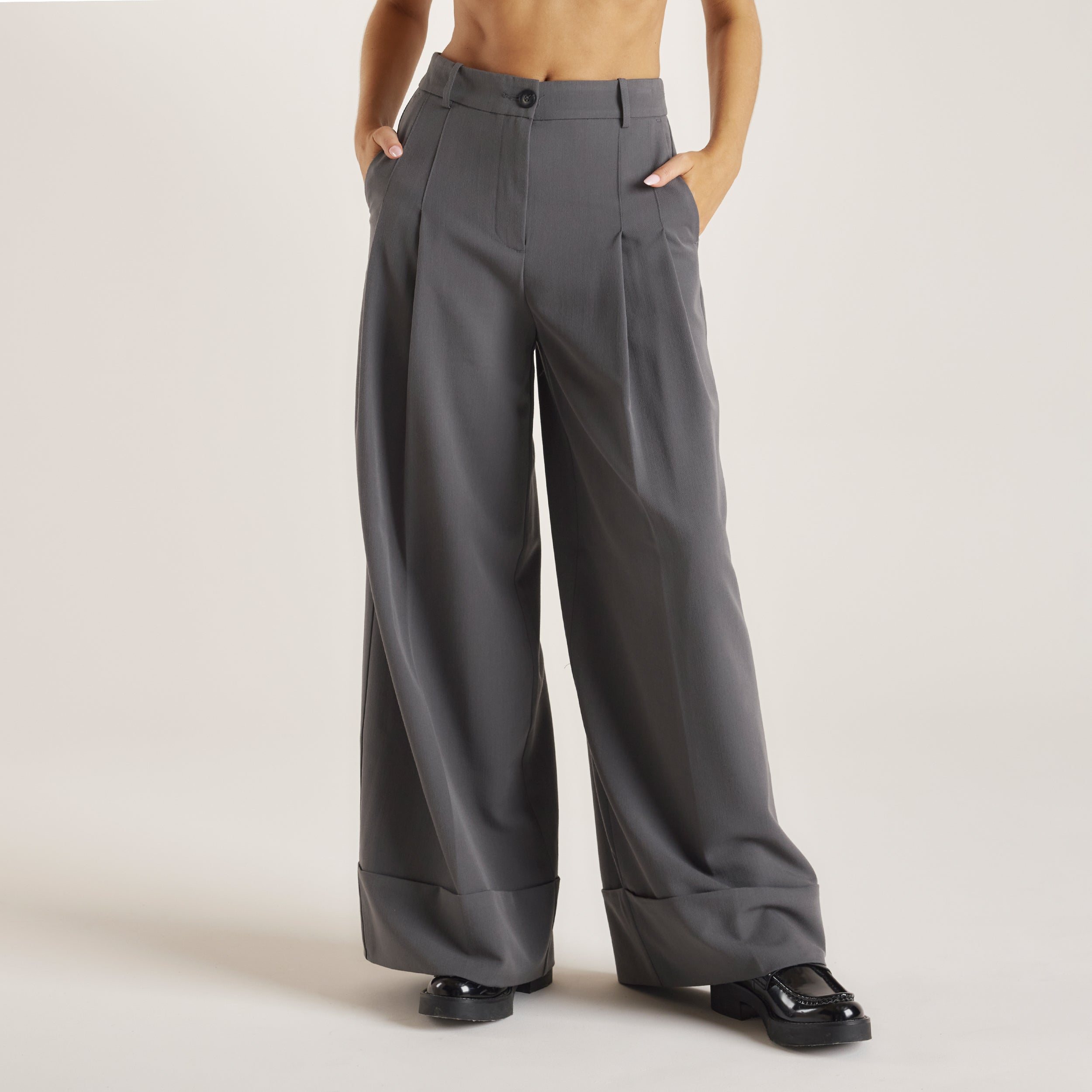 Tailored Turn-Up Pants - Charcoal